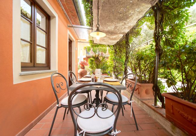 Appartamento a Borgo a Mozzano - Casetta di Butia, Gelsomino apartment with pool Appartamento a Borgo a Mozzano - Casetta di Butia, Gelsomino apartment with pool