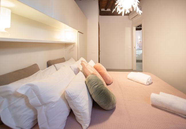 Appartamento a Lucca - La Corticella Luxury Apartment with Terrace Appartamento a Lucca - La Corticella Luxury Apartment with Terrace