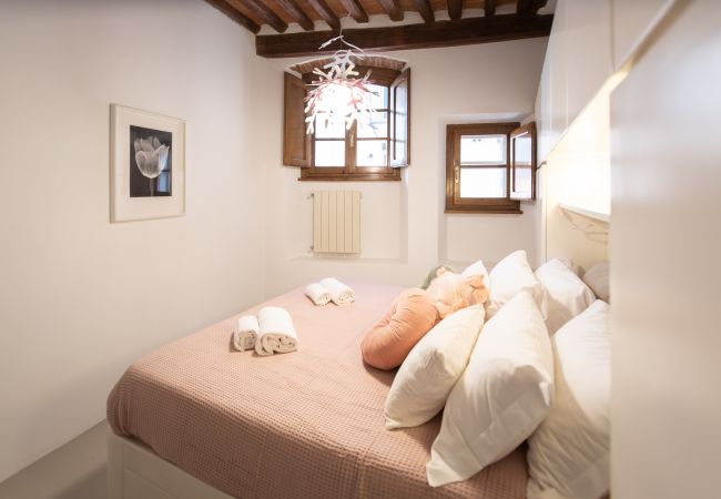 Appartamento a Lucca - La Corticella Luxury Apartment with Terrace Appartamento a Lucca - La Corticella Luxury Apartment with Terrace