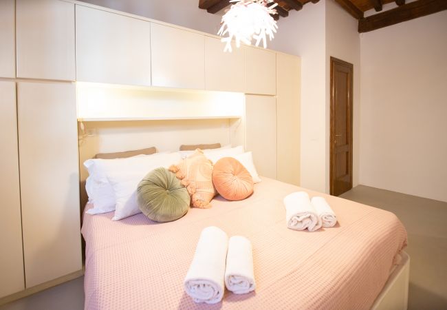 Appartamento a Lucca - La Corticella Luxury Apartment with Terrace Appartamento a Lucca - La Corticella Luxury Apartment with Terrace