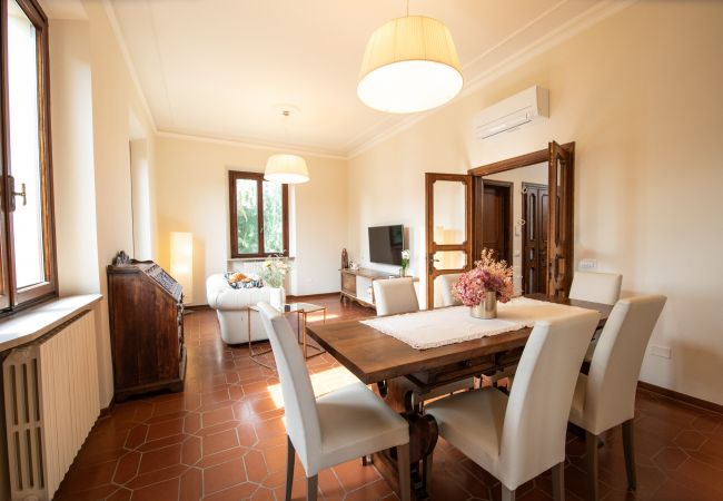 Appartamento a Lucca - Villa Barsotti Luxury Apartment Close Center Town Appartamento a Lucca - Villa Barsotti Luxury Apartment Close Center Town