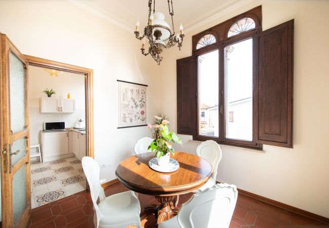 Appartamento a Lucca - Villa Barsotti Luxury Apartment Close Center Town Appartamento a Lucca - Villa Barsotti Luxury Apartment Close Center Town