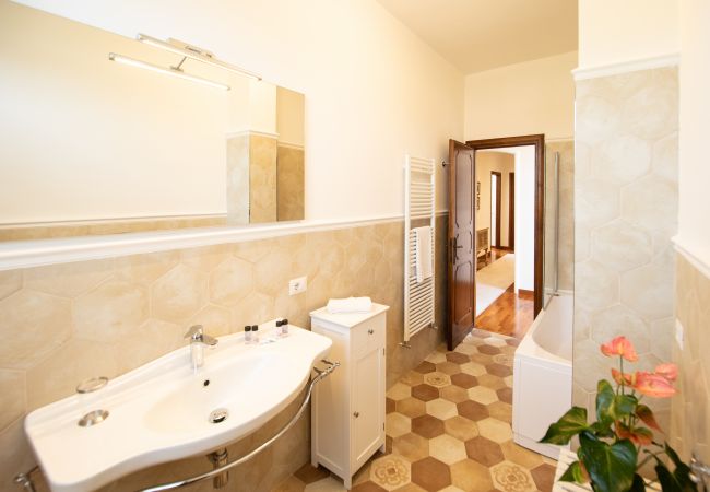 Appartamento a Lucca - Villa Barsotti Luxury Apartment Close Center Town Appartamento a Lucca - Villa Barsotti Luxury Apartment Close Center Town