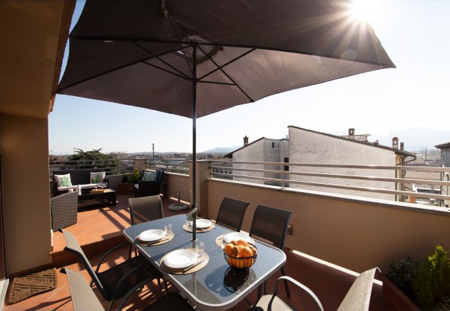 Appartamento a Lucca - Rooftop Delight with Terrace