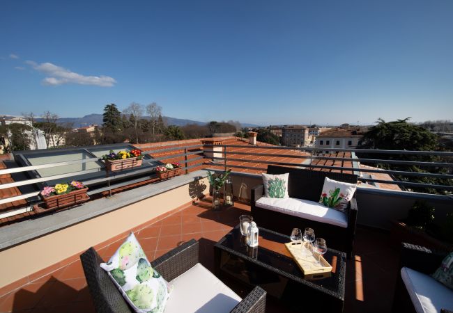 Appartamento a Lucca - Rooftop Delight with Terrace Appartamento a Lucca - Rooftop Delight with Terrace