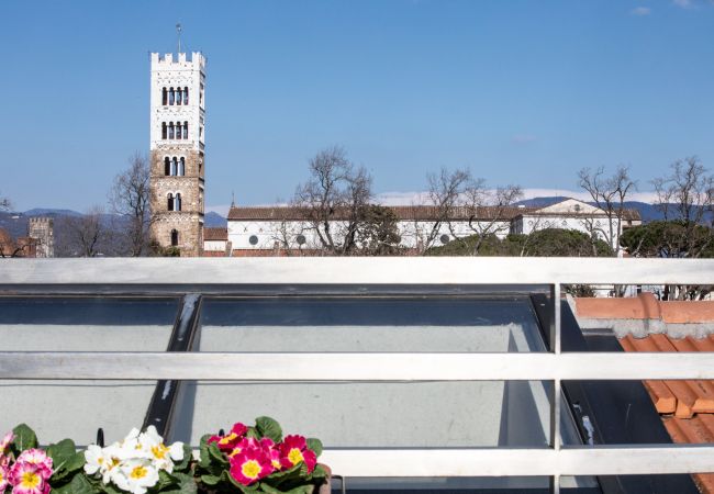 Appartamento a Lucca - Rooftop Delight with Terrace Appartamento a Lucca - Rooftop Delight with Terrace