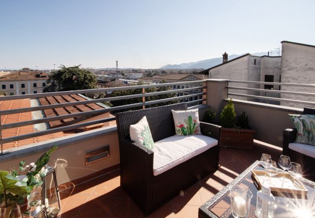 Appartamento a Lucca - Rooftop Delight with Terrace Appartamento a Lucca - Rooftop Delight with Terrace
