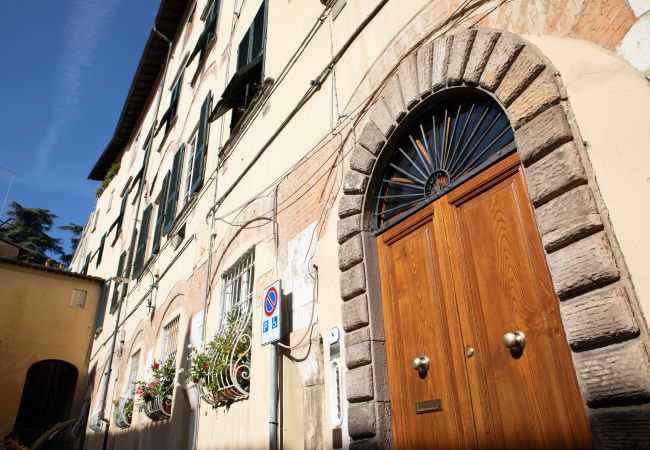 Appartamento a Lucca - Residenza alla Cattedrale in Center Town Appartamento a Lucca - Residenza alla Cattedrale in Center Town