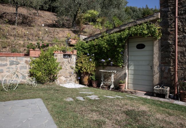 Villa a Capannori - Villa Iris with Swimming Pool Villa a Capannori - Villa Iris with Swimming Pool