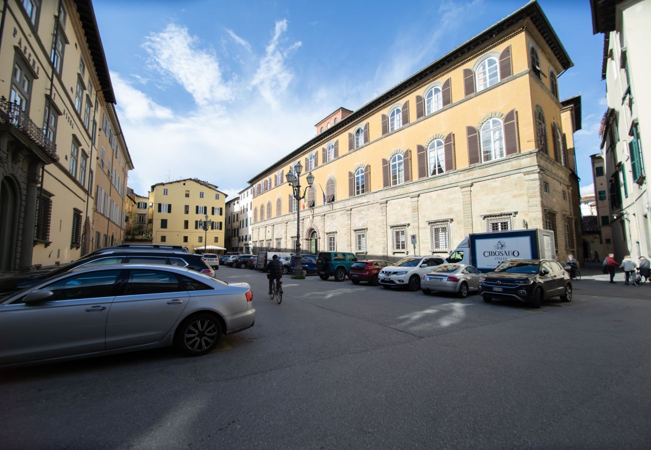 Appartamento a Lucca - Piazza Bernardini Apartment in Center Town