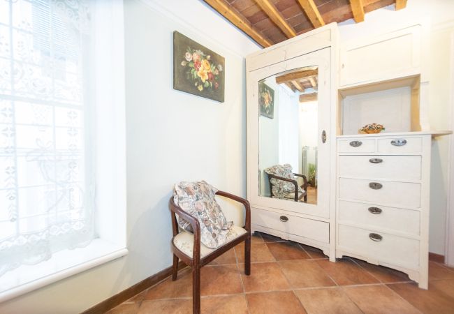 Appartamento a Lucca - Madalina Apartment in Center Town Appartamento a Lucca - Madalina Apartment in Center Town