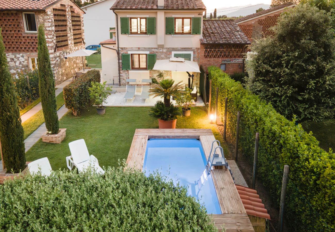 Casa a Capannori - Casa I Tre Cipressi with Swimming Pool