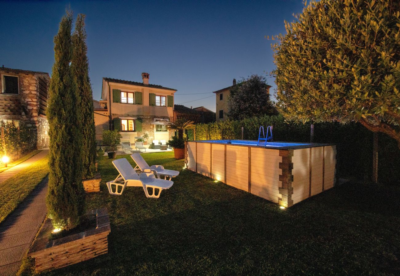 Casa a Capannori - Casa I Tre Cipressi with Swimming Pool