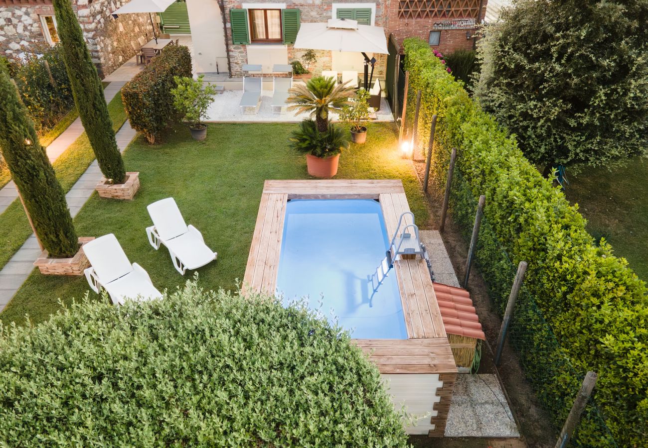 Casa a Capannori - Casa I Tre Cipressi with Swimming Pool