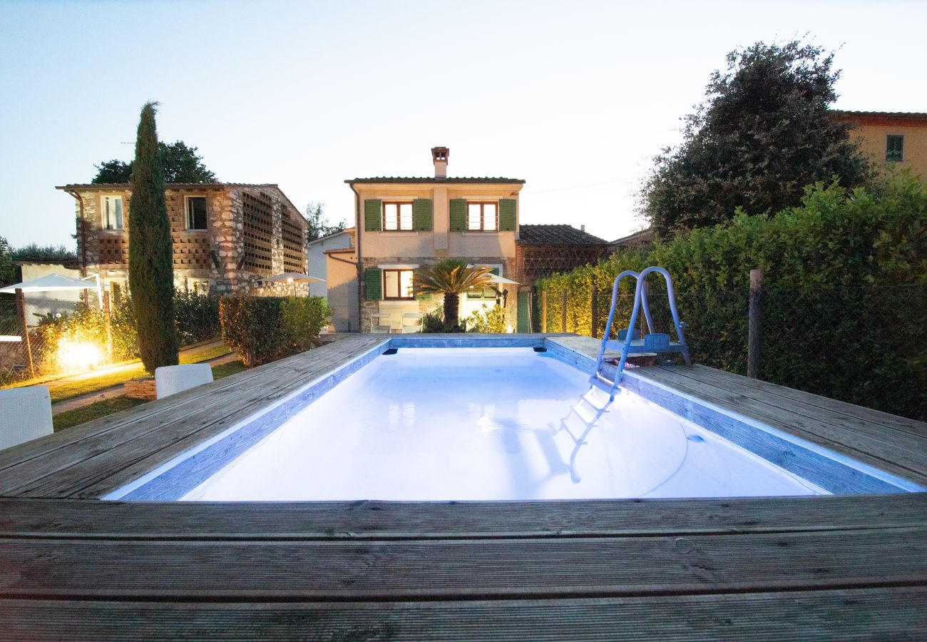 Casa a Capannori - Casa I Tre Cipressi with Swimming Pool