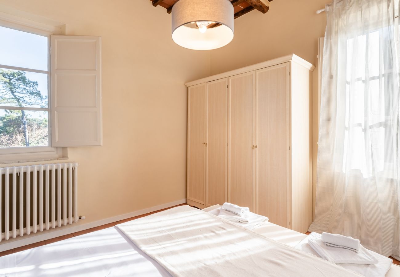 Villa a Montecarlo - Villa Il Gufo with Swimming Pool