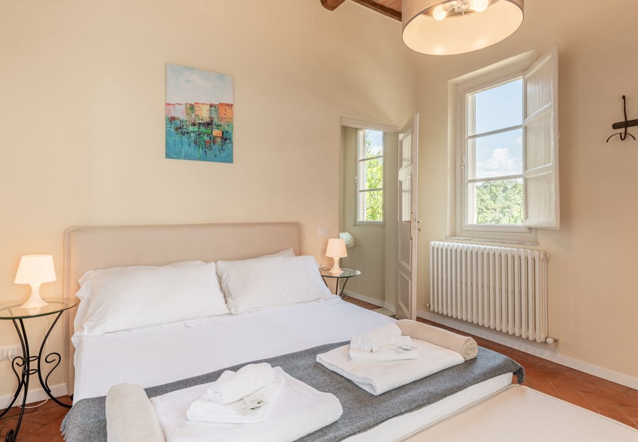 Villa a Montecarlo - Villa Il Gufo with Swimming Pool