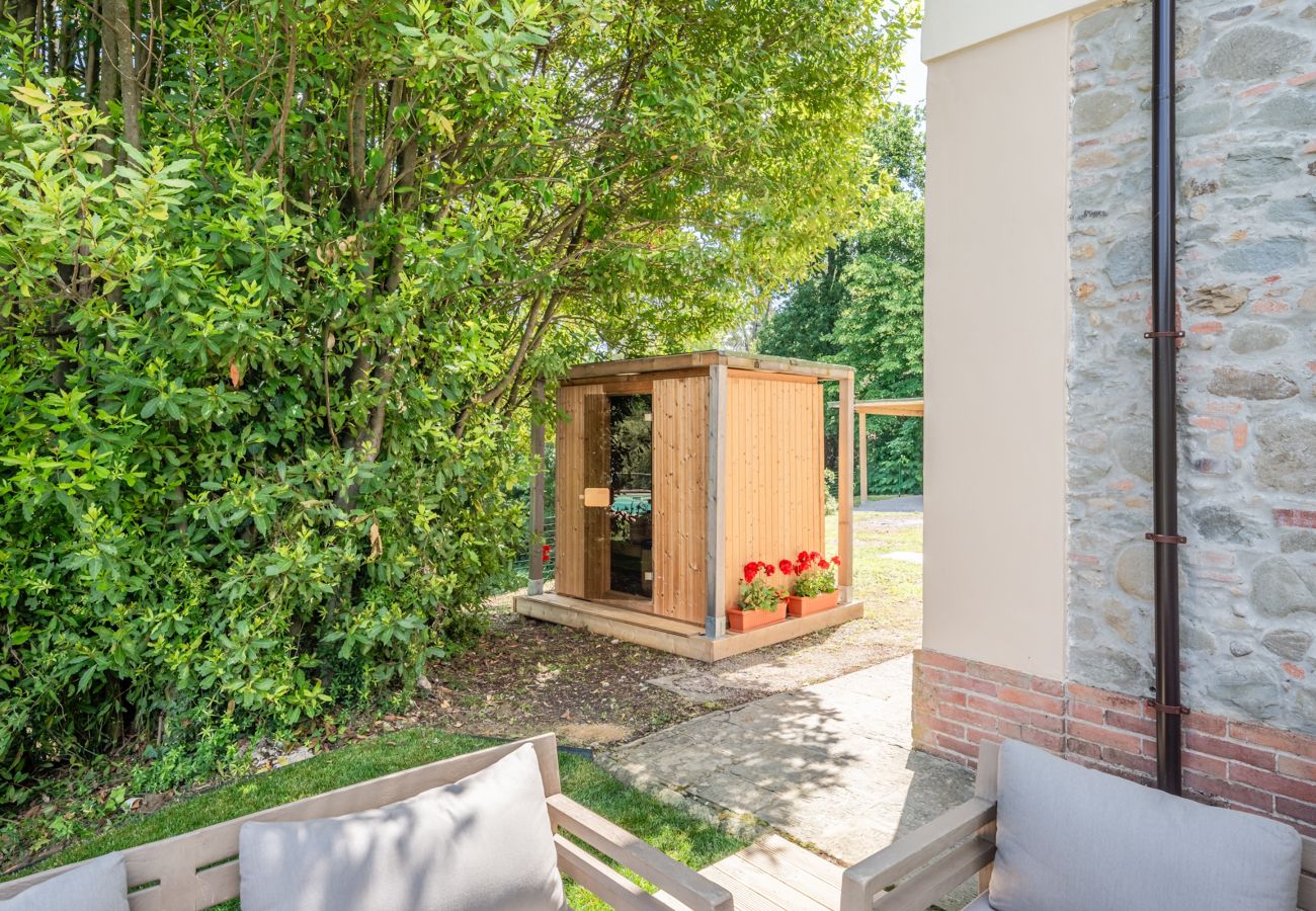 Villa a Montecarlo - Villa Il Gufo with Swimming Pool