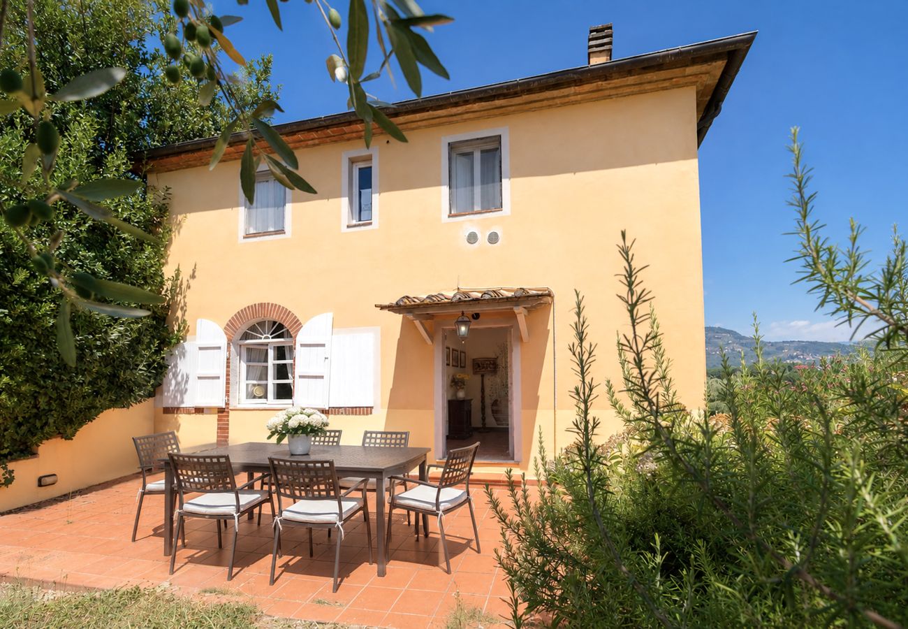 Appartamento a Capannori - Tenuta Gaetano Spadaro, Frantoio Apartment with Po