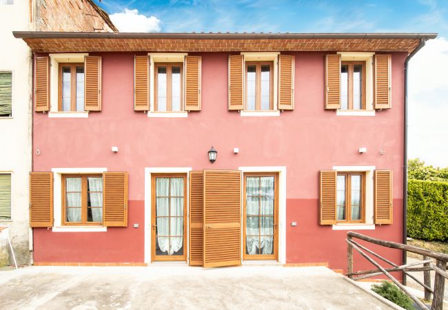 Ferienwohnung in Porcari - Colle Apartment with Swimming Pool Ferienwohnung in Porcari - Colle Apartment with Swimming Pool