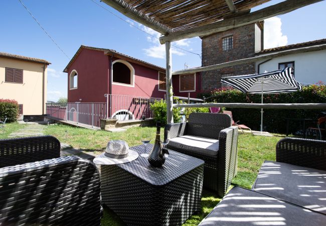Ferienwohnung in Porcari - Colle Apartment with Swimming Pool Ferienwohnung in Porcari - Colle Apartment with Swimming Pool