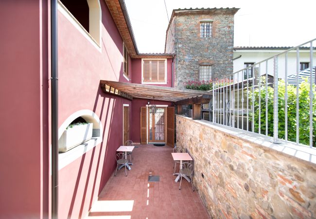 Ferienwohnung in Porcari - Colle Apartment with Swimming Pool Ferienwohnung in Porcari - Colle Apartment with Swimming Pool