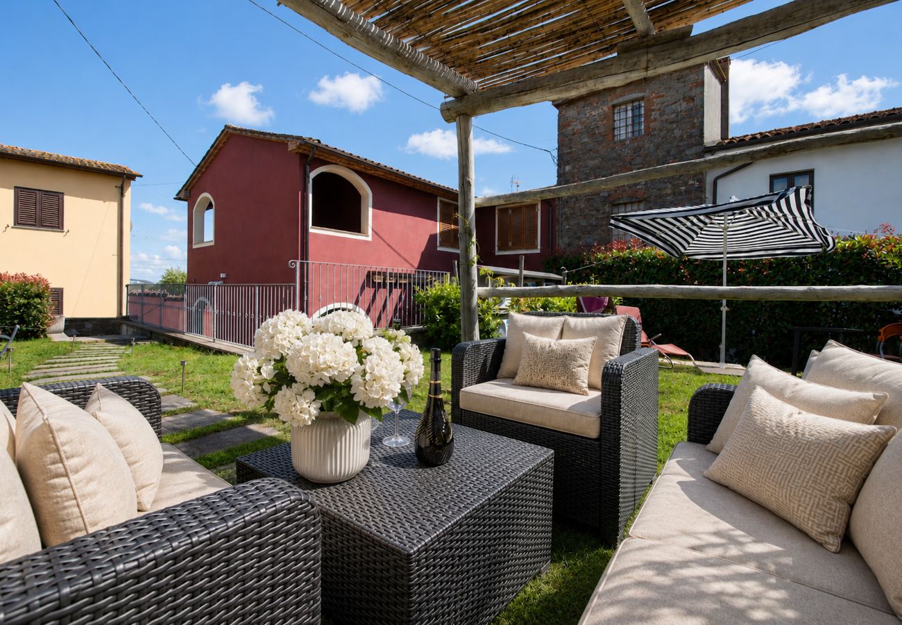 Ferienwohnung in Porcari - Colle Apartment with Swimming Pool