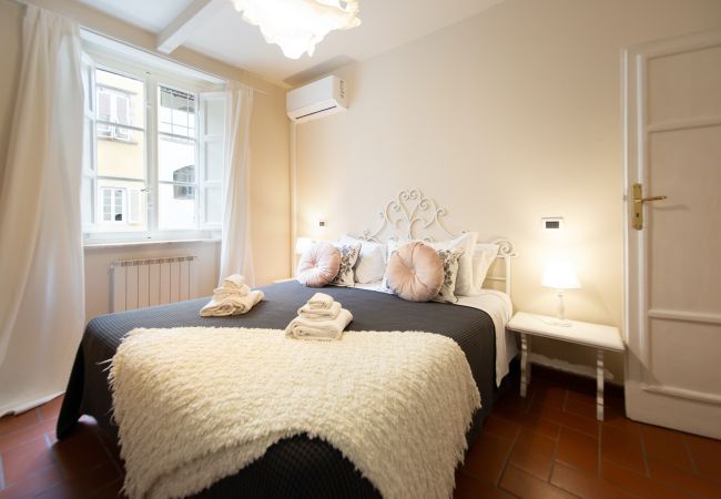 Ferienwohnung in Lucca - Casa Claudette in center town with terrace Ferienwohnung in Lucca - Casa Claudette in center town with terrace