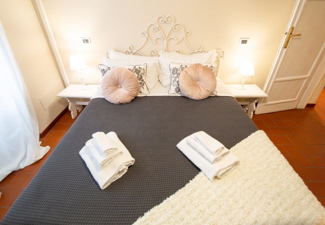 Ferienwohnung in Lucca - Casa Claudette in center town with terrace Ferienwohnung in Lucca - Casa Claudette in center town with terrace