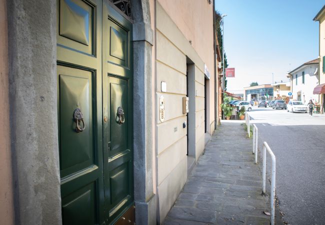 Ferienwohnung in Lucca - Sunset Rooftop  close Center Town by Abita Ferienwohnung in Lucca - Sunset Rooftop  close Center Town by Abita