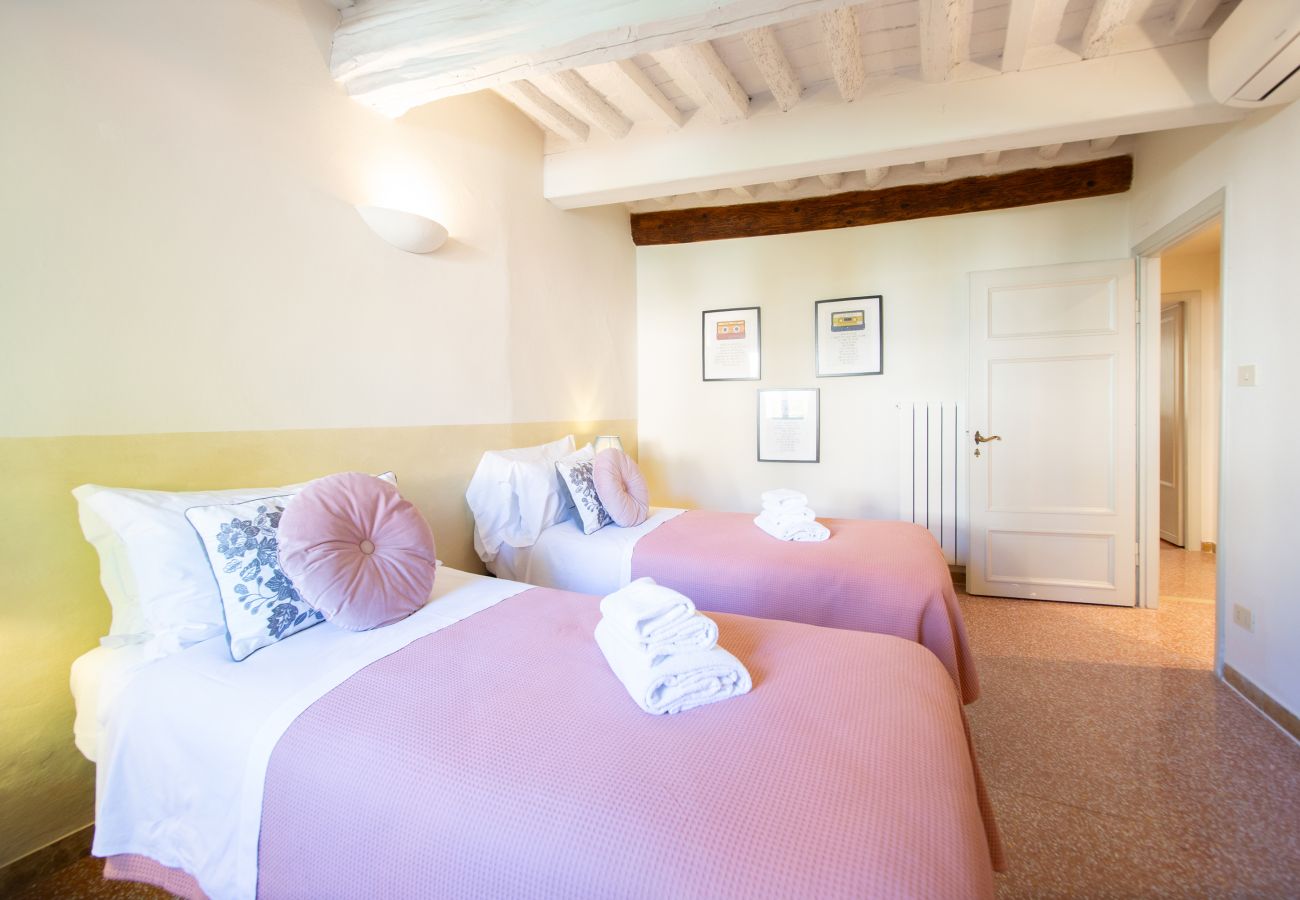 Ferienwohnung in Lucca - Bonnie 's Hideaway with terrace by Abita