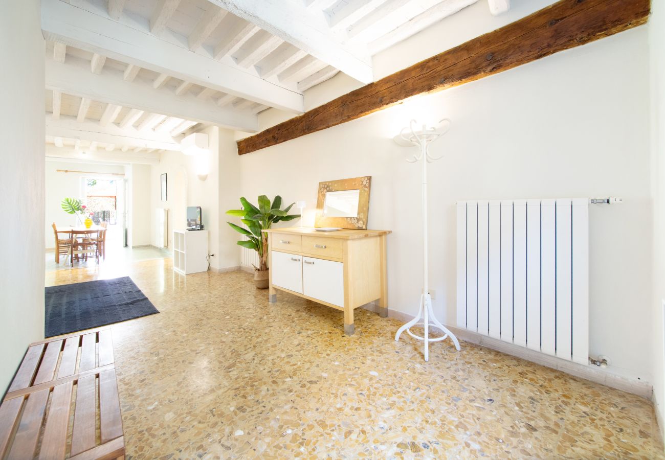 Ferienwohnung in Lucca - Bonnie 's Hideaway with terrace by Abita