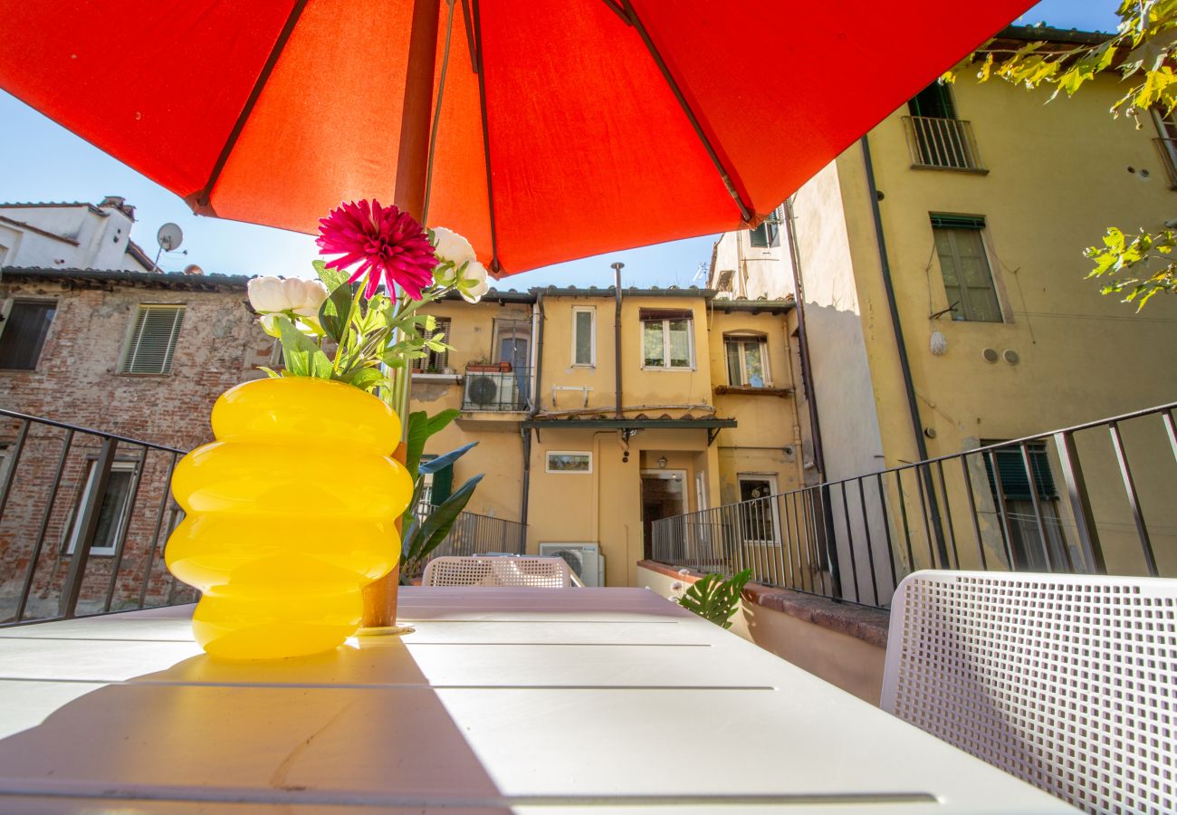 Ferienwohnung in Lucca - Bonnie 's Hideaway with terrace by Abita