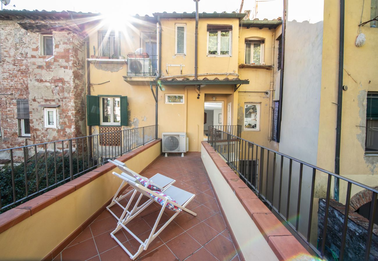 Ferienwohnung in Lucca - Bonnie 's Hideaway with terrace by Abita