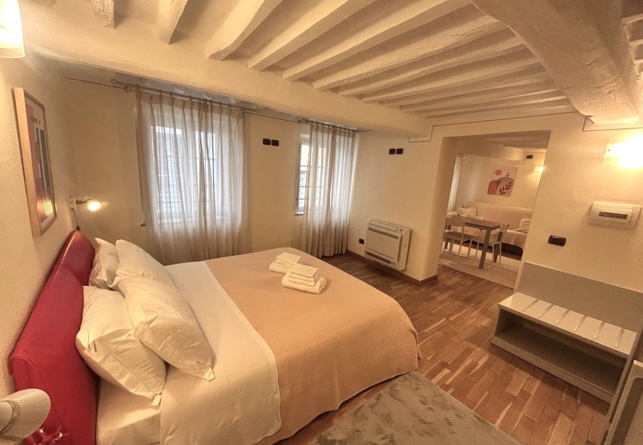 Ferienwohnung in Lucca - Palazzo Civetta, Assiolo in Center Town Ferienwohnung in Lucca - Palazzo Civetta, Assiolo in Center Town