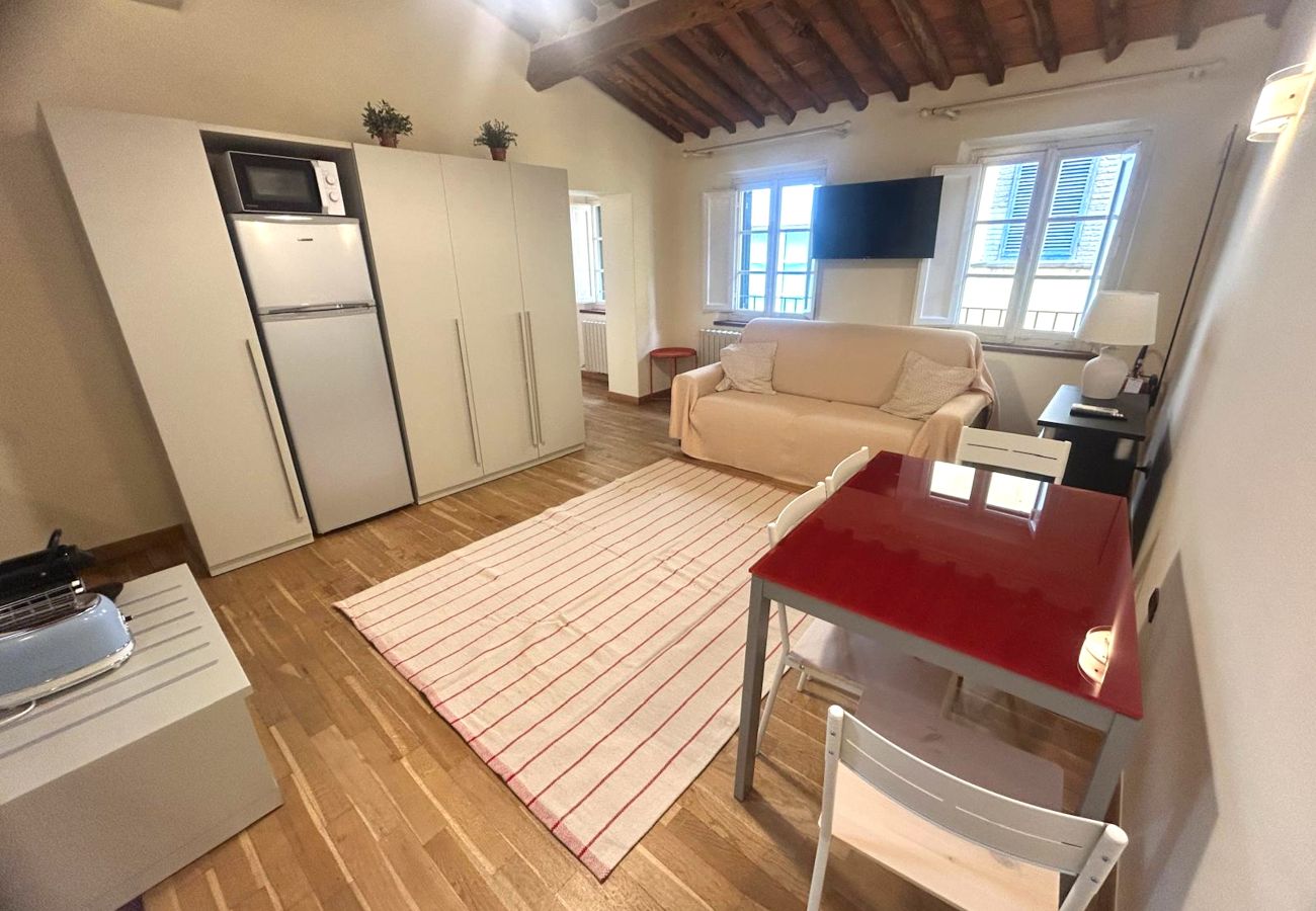 Ferienwohnung in Lucca - Palazzo Civetta, Gufo Reale in Center Town Ferienwohnung in Lucca - Palazzo Civetta, Gufo Reale in Center Town