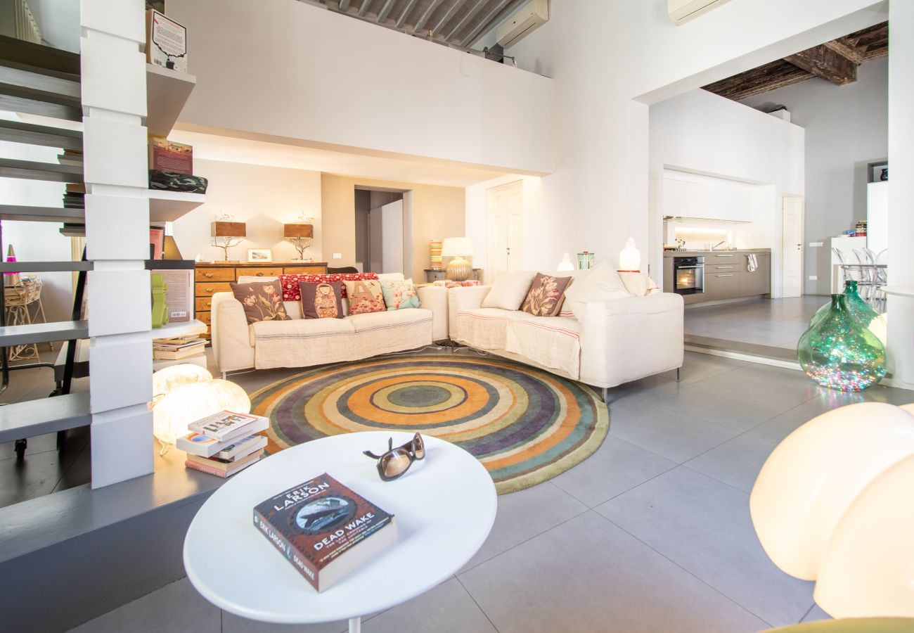 Ferienwohnung in Lucca - Arcobaleno Apartment in Center Town with Terrace