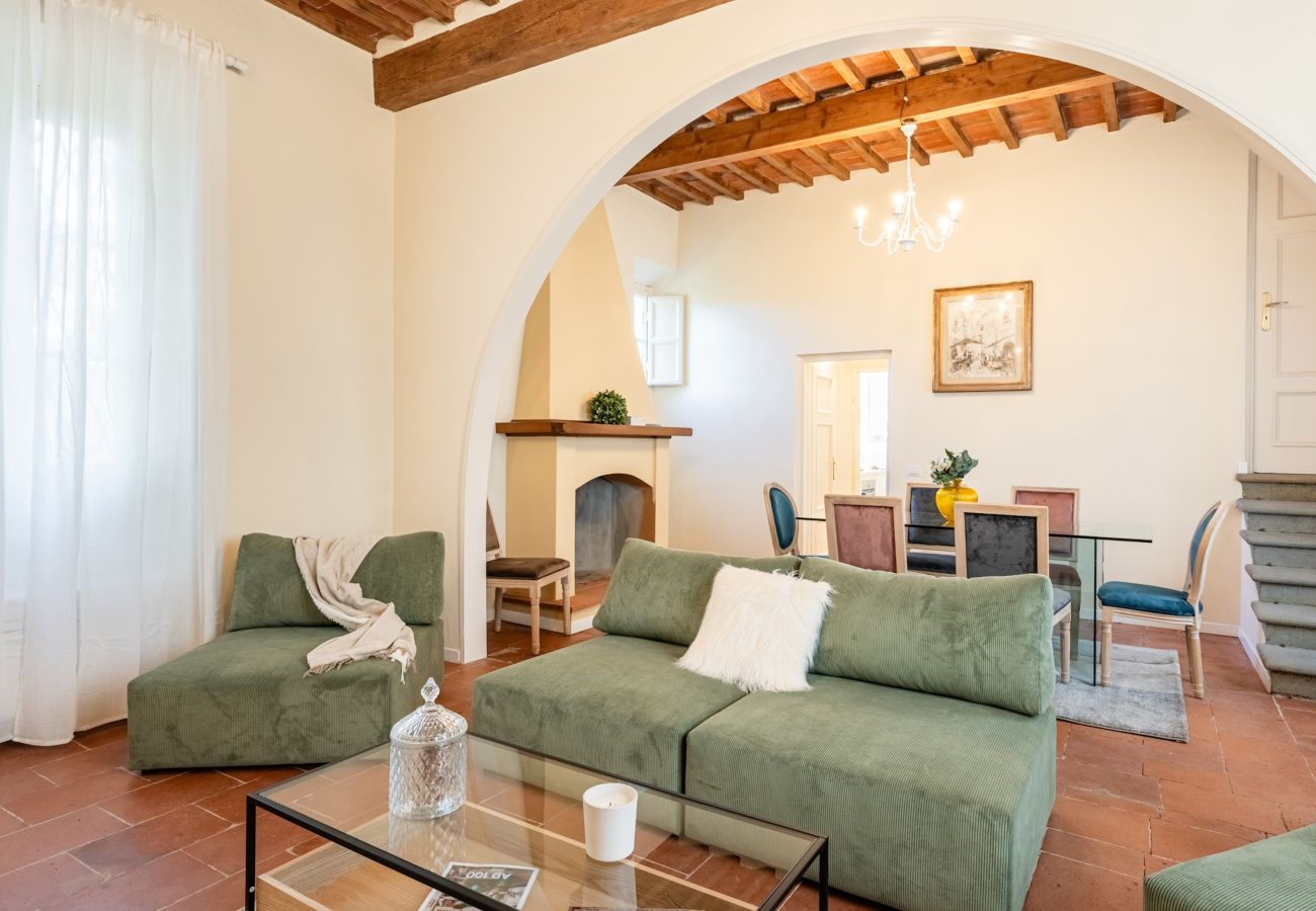 Villa in Montecarlo - Villa Il Gufo with Swimming Pool