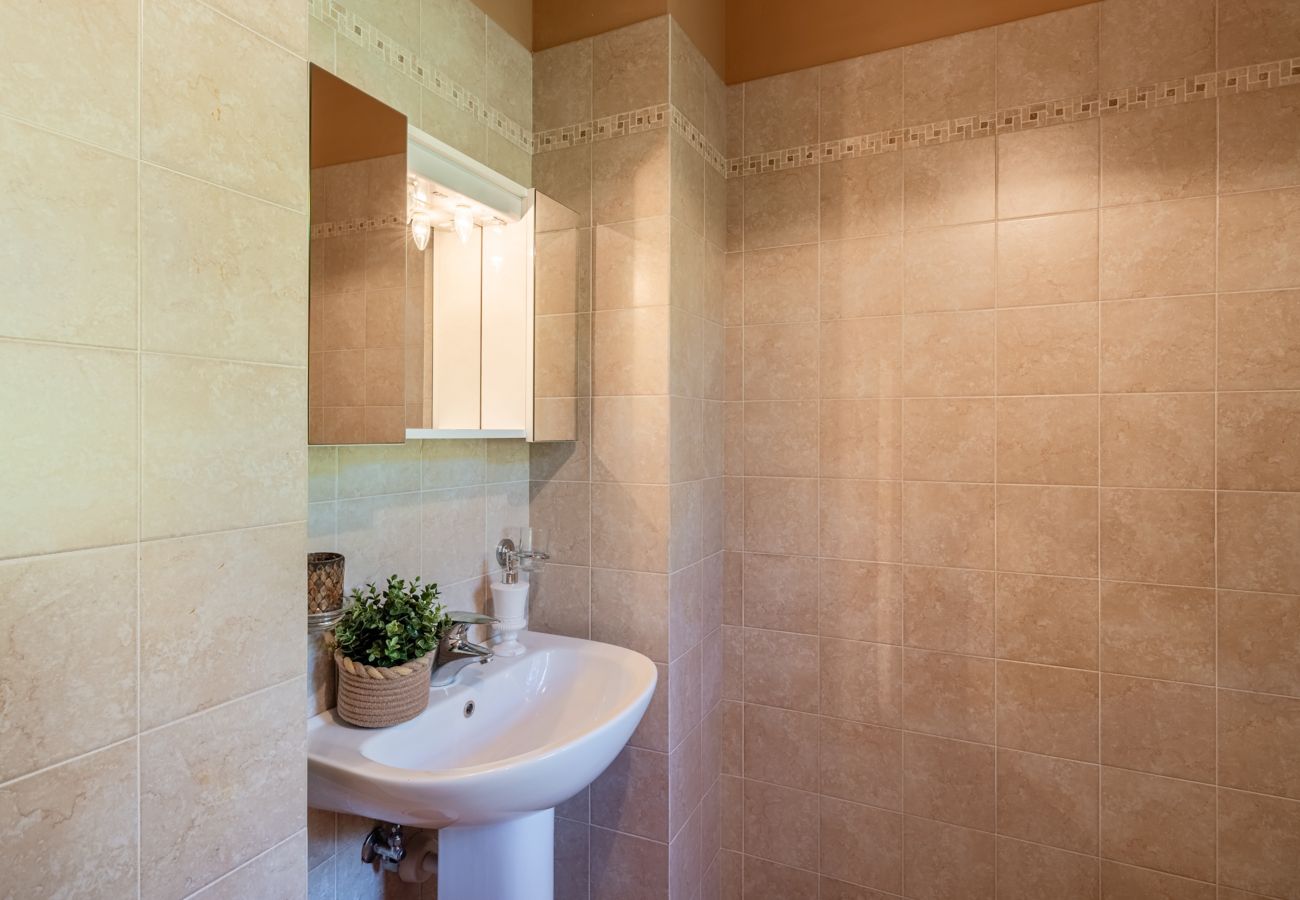 Ferienwohnung in Capannori - Il Melograno Apartment with Swimming Pool