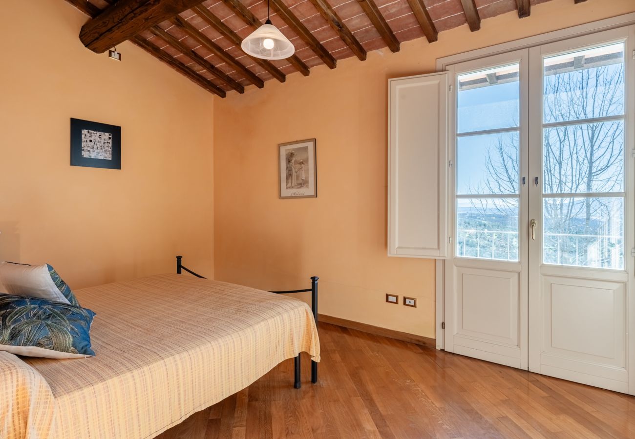 Ferienwohnung in Capannori - Il Melograno Apartment with Swimming Pool