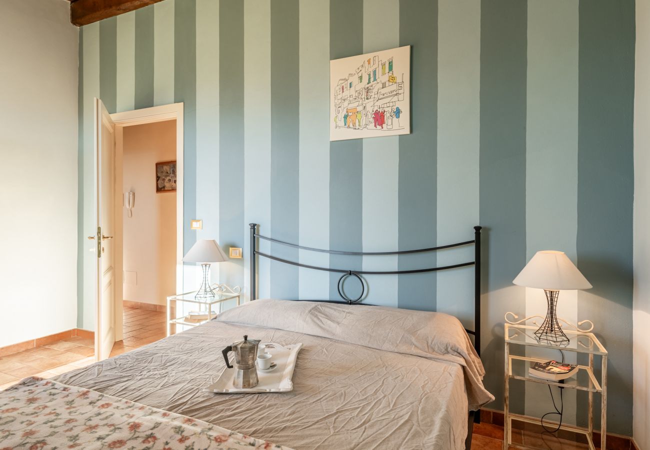 Ferienwohnung in Capannori - Romeo Apartment with Swimming Pool