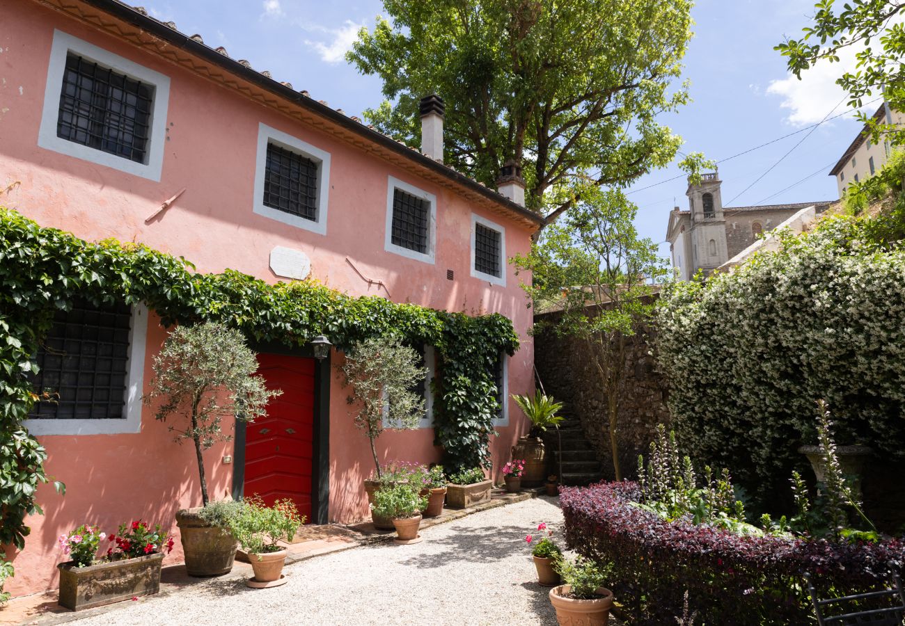 Villa in Capannori - Villa Roocello, charming retreat with pool