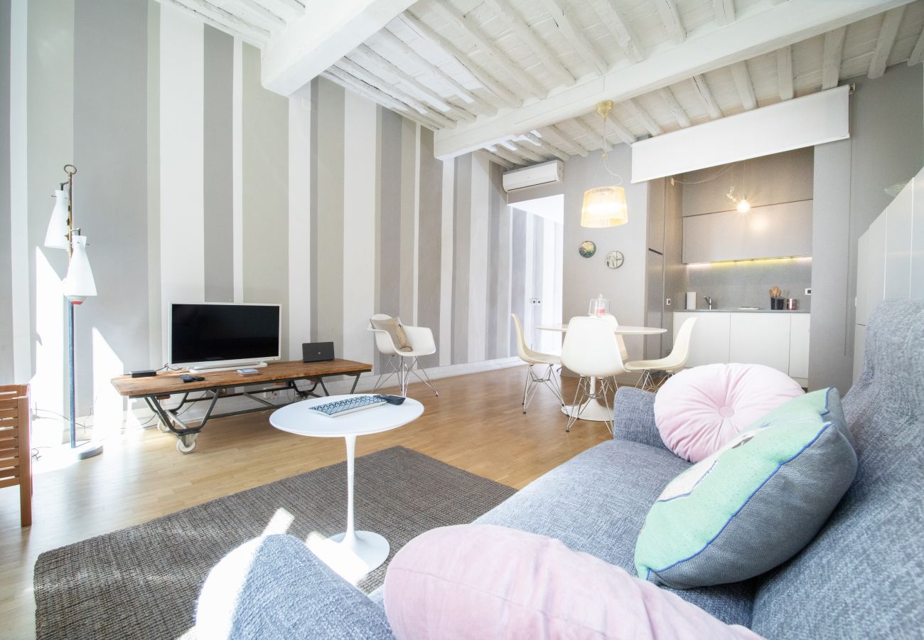 Apartment in Lucca - Tango Luxury Suite in Center Town