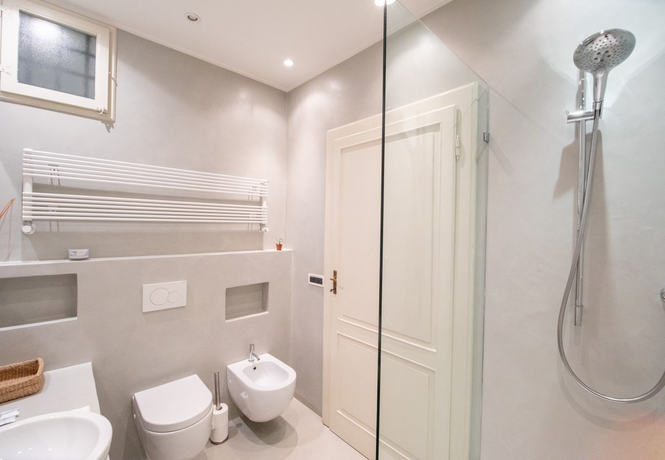 Apartment in Lucca - Tango Luxury Suite in Center Town