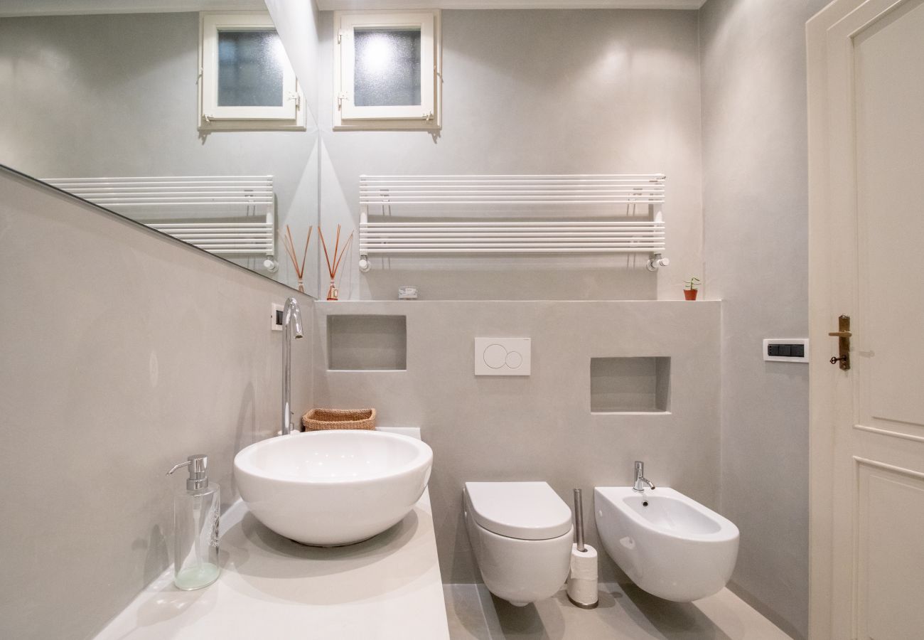 Apartment in Lucca - Tango Luxury Suite in Center Town