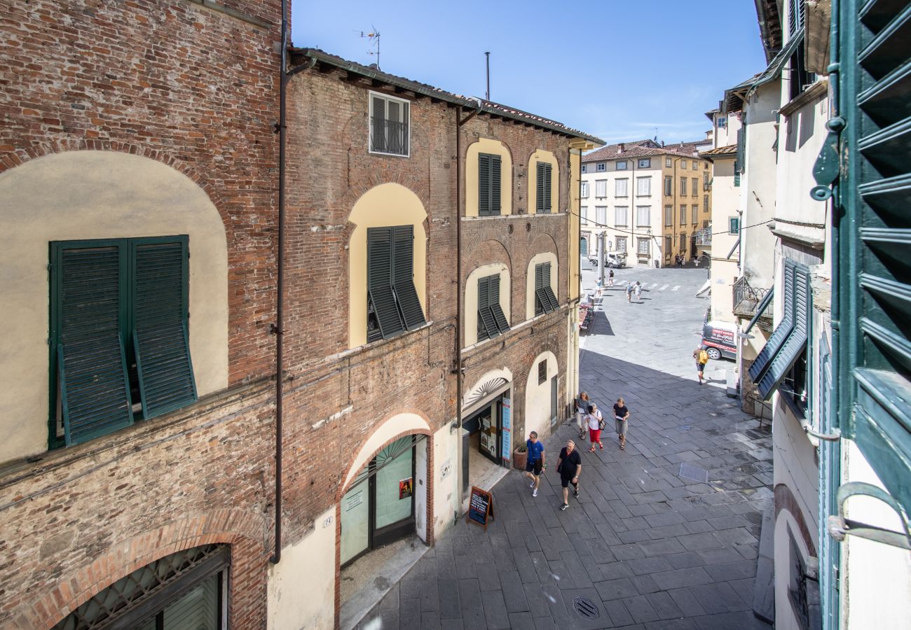 Apartment in Lucca - Tango Luxury Suite in Center Town