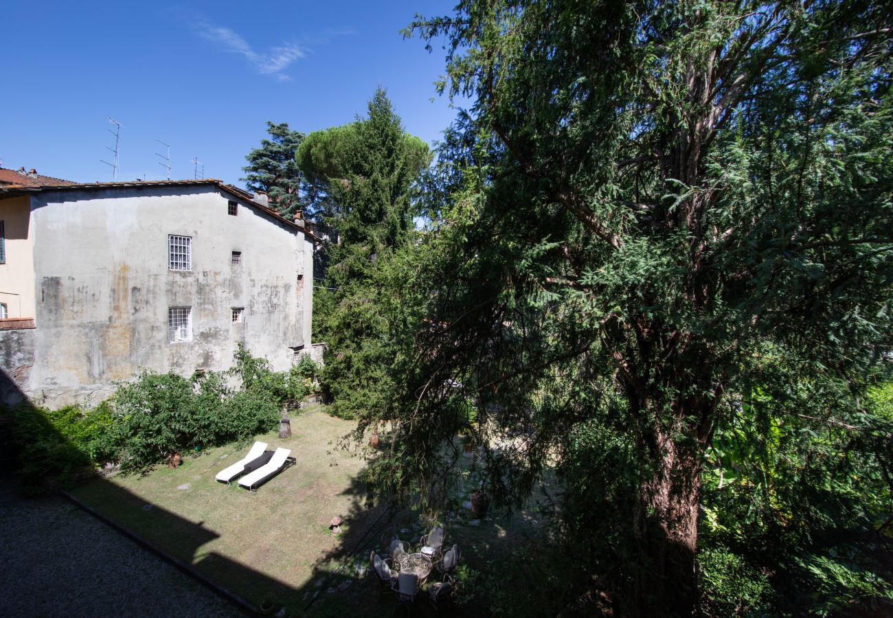 Apartment in Lucca - Tango Luxury Suite in Center Town