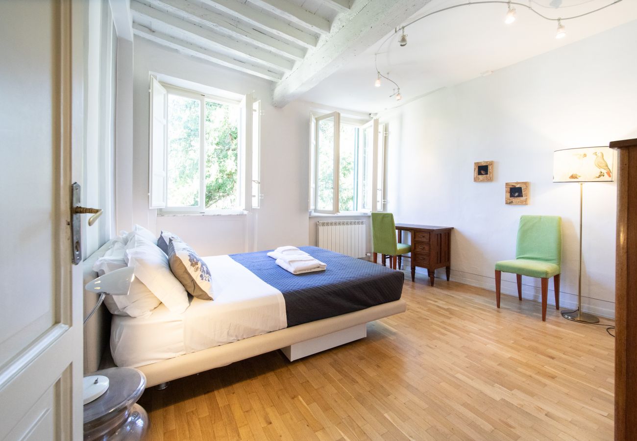 Apartment in Lucca - Tango Luxury Suite in Center Town