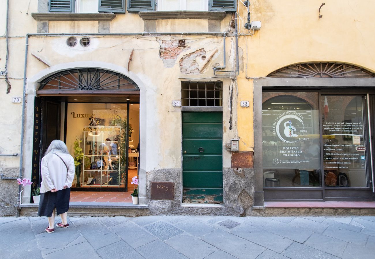 Apartment in Lucca - Tango Luxury Suite in Center Town
