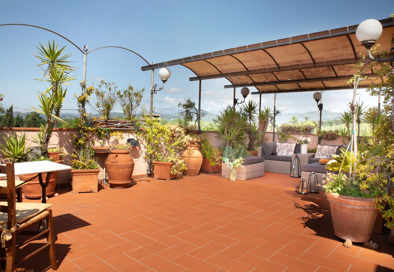 Apartment in Lucca - Sunset Rooftop  close Center Town by Abita